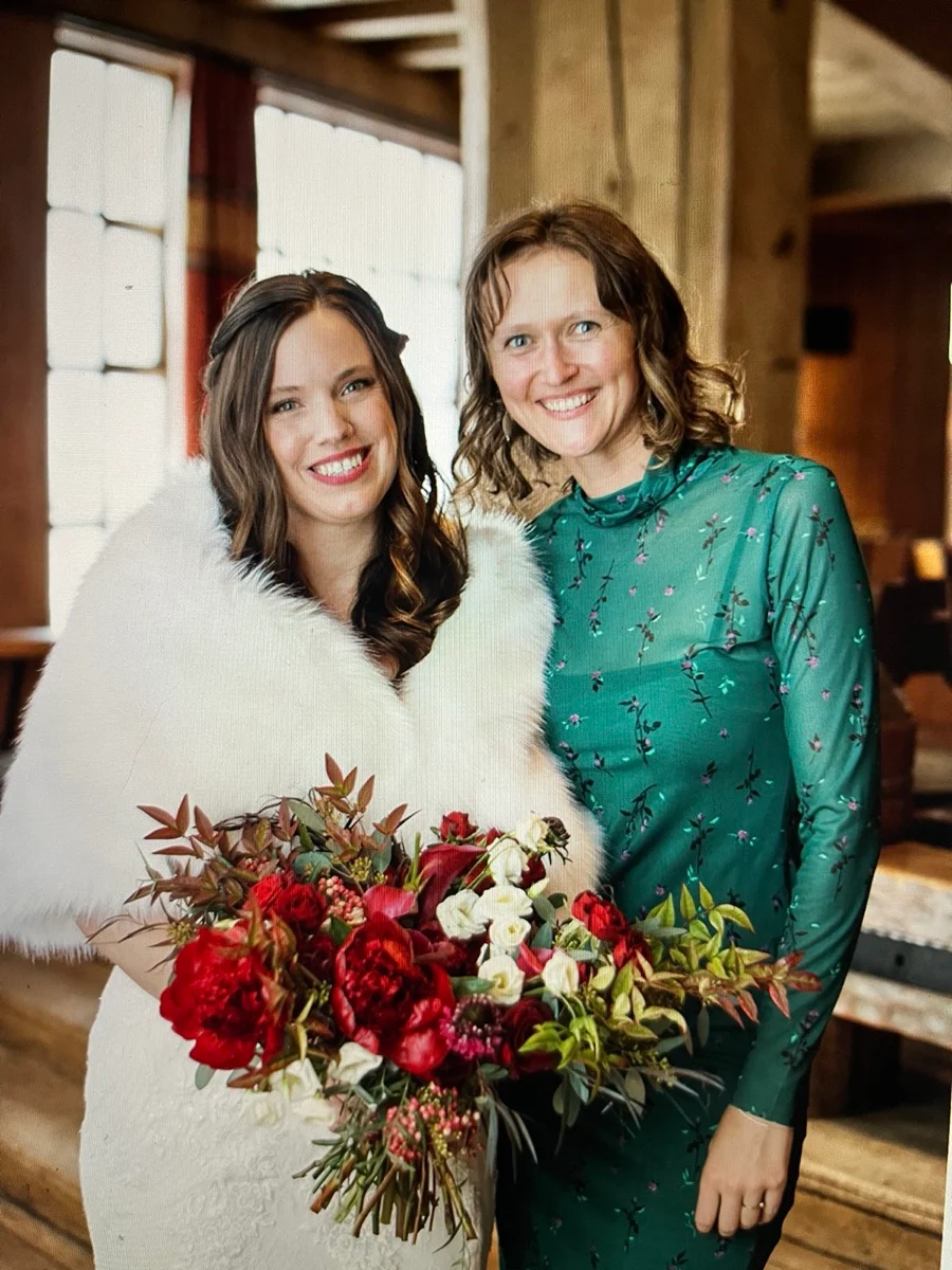 Photograph of Caitlyn & Natalia, present day